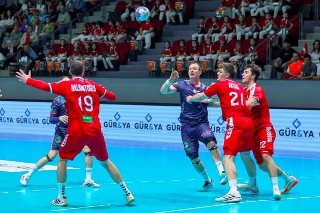 Men s World Cup qualifying match in handball Turkey Norway Ankara 20260516 Norway s Vetle Ronningen and Robin Paulsen Haug before the World Championship qualifying match in men s handball between Turkey and Norway at the THF Spor Complex in Ankara Photo Adem Atlan NTB Ankara Turkey EDITORIAL USE ONLY RESTRICTED USE FOR BETTING COMPANIES  Copyright: xAdemxAltanx xNTBx