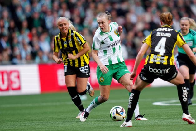 STOCKHOLM, SWEDEN 20260516 Hammarbys Elin Ahgren Sorum between Häckens Alva Selerud and Emma Östlund during Saturdays final match in the Swedish Cup between Hammarby IF and BK Häcken FF at 3Arena STOCKHOLM SWEDEN x10658x  Copyright: xMagnusxLejhall TTx SVENSKA CUPEN FINAL HAMMARBY-HÄCKEN
