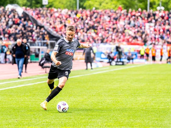 Lucas Roeser SSV Ulm 1846, 09 am Ball, GER, SSV Ulm 1846 vs Rot Weiss Essen, Football, 3 Liga, Season 2025 2026, 16 05 2026, DFB DFL regulations prohibit any use of photographs as image sequences and or quasi video GER, SSV Ulm 1846 vs Rot Weiss Essen, Football, 3 Liga, Season 2025 2026, 16 05 2026 Ulm Copyright: xMichaelxSchmidt Eibner-Pressefotx EP_MST