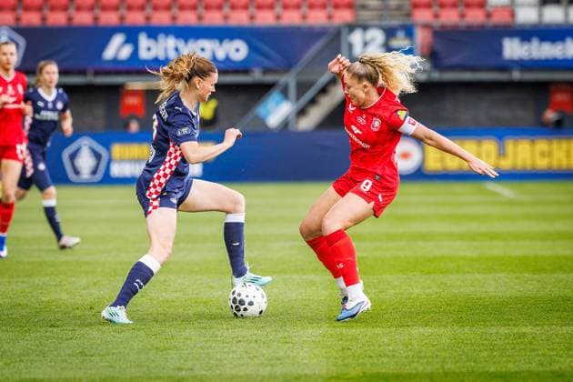 ROTTERDAM , 16-05-2026 , Het Kasteel , Season 2025 2026, Dutch Eurojackpot KNVB beker vrouwen football , match between FC Twente and PSV (cup final women) , picture shows PSV Women player Liz Rijsbergen FC Twente player Danique van Ginkel Twente - PSV (cup final women)  x203733291x Copyright: