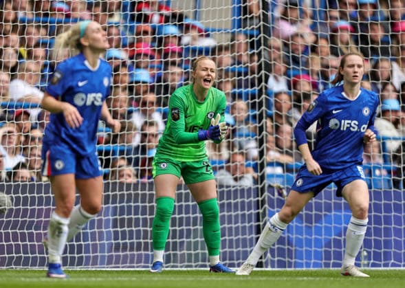 Chelsea Women v Manchester United, ManU Women Barclays Women s Super League Chelsea Women goalkeeper Hannah Hampton reacts during the Barclays Women s Super League match at Stamford Bridge, London 16 05 2026 UK Newspapers OUT Copyright: xNeilxHolmesx FIL-23442-0021