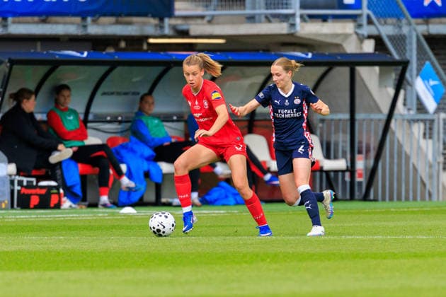 2026-05-16 FC Twente Vrouwen v PSV Vrouwen - Eurojackpot KNVB Beker Vrouwen Finale ROTTERDAM, NETHERLANDS - MAY 16: Jill Diekman of FC Twente, Sara Thrige of PSV during the Eurojackpot KNVB Beker Vrouwen Finale match between FC Twente Vrouwen and PSV Vrouwen at Het Kasteel on May 16, 2026 in Rotterdam, Netherlands. Rotterdam Het Kasteel Netherlands Content not available for redistribution in The Netherlands directly or indirectly through any third parties. Copyright: xMarcelxvanxPlateringenx