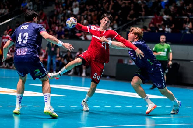 Turkiye v Norway - World Handball Championship Qualifiers ANKARA, TURKIYE - MAY 16: Ali Emre Babacan (C) of Turkiye competes against his opponent during the 2027 IHF Men s World Handball Championship European Qualifiers phase 3 second-leg match between Turkiye and Norway at Prof. Dr. Yasar Sevim Handball Hall in Ankara, Turkiye, on May 16, 2026. Ercin Erturk Anadolu Ankara Turkey. Editorial use only. Please get in touch for any other usage.  Copyright: x2026xAnadoluxErcinxErturkx