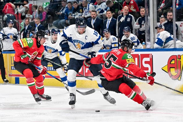 ZURICH, SWITZERLAND MAY 16 Aleksander Barkov of Finland in action against Gabor Tornyai of Hungary R during the 2026 IIHF Ice Hockey World Championship Switzerland game between Hungary and Finland at Swiss Life Arena on May 16, 2026 in Zurich, Zurich Zurich Swiss Life Arena Zurich Switzerland Copyright: xJustPictures.ch AndreaxBrancax jp-en-EuSpIm-JP7_ANB_Hun_Fin_16052026_3134