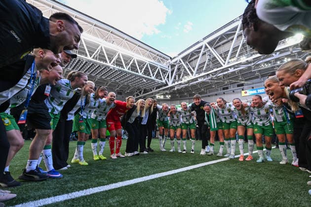 260516 Hammarby players cheer after the final of the Swedish Cup between Hammarby and Häcken on May 16, 2026 in Stockholm  Copyright: EMMAxWALLSKOG BB260516EW066