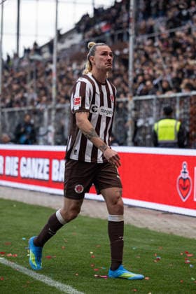 Soccer I Men I Season 2025 2026 I Bundesliga I FC St Pauli VfL Wolfsburg I 16 05 2026 Jackson Irvine 7, FC St Pauli Leaves the pitch in tears Hamburg Millerntor Stadium Lower Saxony Germany Copyright: xLobeca CedricxSiefkerx