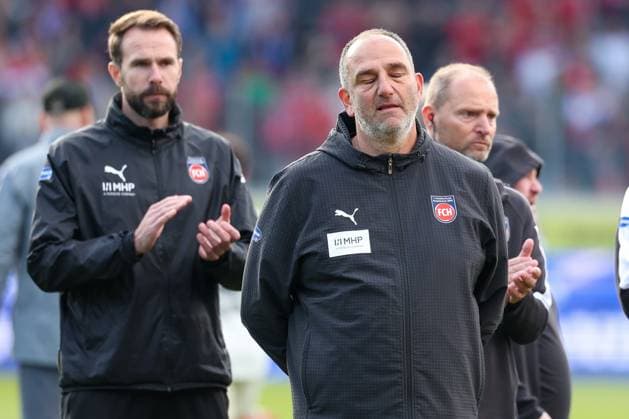 Disappointment, sadness at head coach Frank Schmidt 1FC Heidenheim 1846 after relegation, 1 FC Heidenheim vs 1 FSV Mainz 05, football, men, Bundesliga, DFL, season 2025 2026, 34 matchday, second round, 16 05 2026 DFB regulations prohibit any use of photographs as image sequences and or quasi video Heidenheim Baden Wuerttemberg Germany Copyright: xkolbert-press MartinxAgüerax