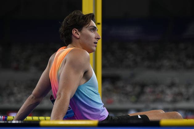 Wanda Diamond League 2026 - Shanghai Keqiao SHAOXING, CHINA - MAY 16: Armand Mondo Duplantis of Sweden reacts on the mat after an unsuccessful world record attempt at 6.32m in the men s pole vault final during the Yangtze River Delta Athletics Diamond Gala, the Shanghai Keqiao leg and opening meeting of the 2026 Wanda Diamond League circuit, at the China Textile City Sports Center in Keqiao, Shaoxing, Zhejiang province, China, on May 16, 2026. Artur Widak Anadolu Zhejiang China. Editorial use only. Please get in touch for any other usage.  Copyright: x2026xAnadoluxArturxWidakx