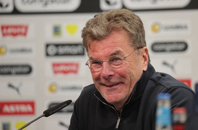 Coach Dieter Hecking VfL Wolfsburg Football, 1 BL, Season 2025 2026, Men, FC St Pauli vs VfL Wolfsburg, 34 Matchday , 1 3 Wolfsburg thus in the relegation and St Pauli is relegated DFL REGULATIONS PROHIBIT ANY USE OF PHOTOGRAPHS AS IMAGE SEQUENCES AND OR QUASI VIDEO