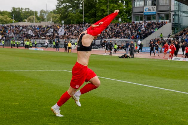 Soccer 3 Liga 38 Matchday SSV Ulm Rot Weiss Essen on 16 05 2026 At the Donaustadion in Ulm Goal celebration Rot Weiss Essen Ben Hüning Rot Weiss Essen