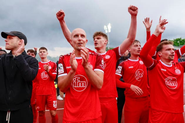 Soccer 3 Liga 38 Matchday SSV Ulm Rot Weiss Essen on 16 05 2026 At the Donaustadion in Ulm The fans and the team of Rot Weiss Essen celebrate the 2 3 away victory and the qualification of the relegation