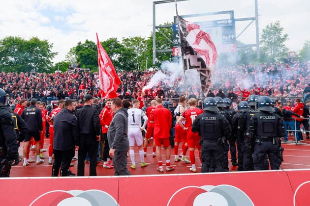 Soccer 3 Liga 38 Matchday SSV Ulm Rot Weiss Essen on 16 05 2026 At the Donaustadion in Ulm The fans and the team of Rot Weiss Essen celebrate the 2 3 away victory and the qualification of the relegation