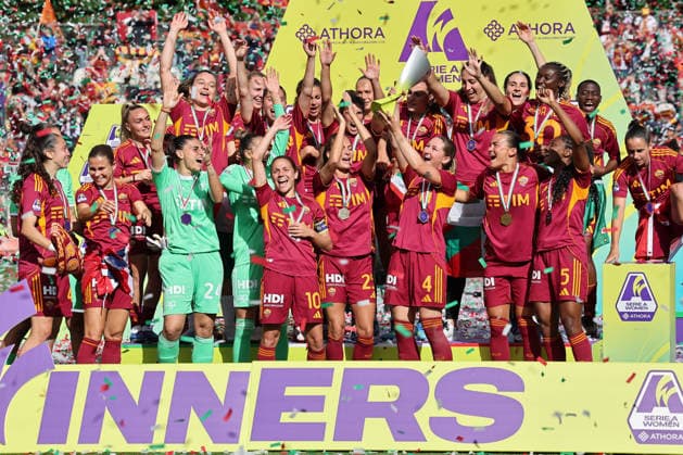 CALCIO - Serie A Femminile - AS Roma vs Genoa CFC Photo by IPA ABACAPRESS.COM84756806 - The Roma Women Team awards ceremony during AS Roma vs Genoa CFC, Italian football Serie A Women match in Rome, Italy, May 16 2026 Rome Italy  Copyright: xIPAxSport ABACAx