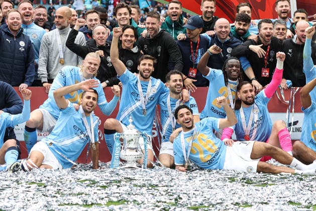 FA-Cup-Finale 2026 16. Mai 2026, London Emirates FA-Cup-Finale Chelsea gegen Manchester City Man-City-Manager Pep Guardiola, Erling Haaland, Rodri, Ruben Dias, Bernardo Silva, Savinho, Jeremy Doku und Torwart Gianluigi Donnarumma Foto Charlotte Wilson Abseits London UK  Copyright: xCharlottexWilsonx xOffsidexOffside
