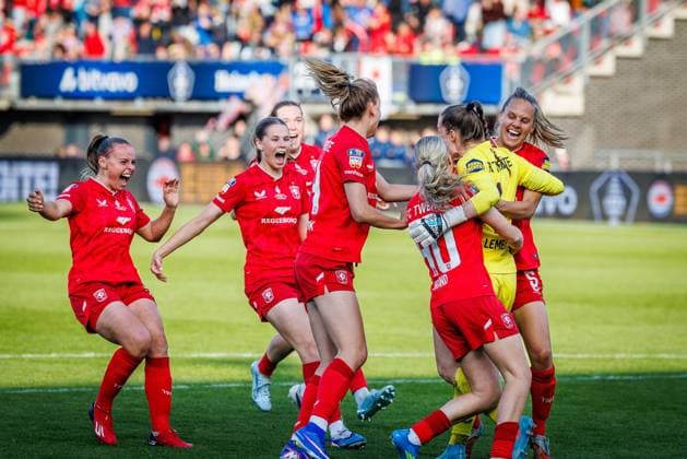 ROTTERDAM , 16-05-2026 , Het Kasteel , Season 2025 2026, Dutch Eurojackpot KNVB beker vrouwen football , match between FC Twente and PSV (cup final women) , picture shows celebration Twente Twente - PSV (cup final women)  x203738278x Copyright: