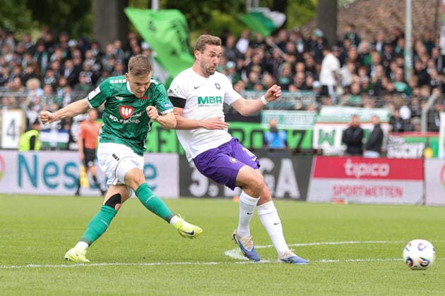 16 05 2026, Football, Men, Third League, 38 Matchday 3 League Season 2025 2026 FC Schweinfurt 05 FC Erzgebirge Aue From left Sebastian Müller FC Schweinfurt 05, 37 scores the 1 0 against Julian Günther Schmidt Erzgebirge Aue, 10 Schweinfurt Riedel Bau Arena im Sachs Stadio Bayern Unterfranken Germany