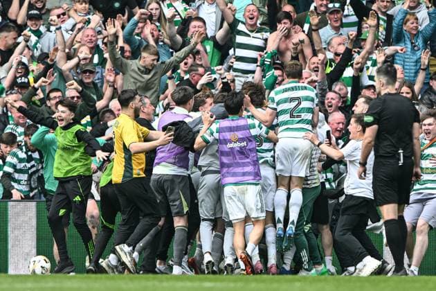 Celtic v Heart of Midlothian William Hill Premiership Fans mob players of Celtic after Callum Osmand scores during the William Hill Premiership match at Celtic Park, Glasgow 16 05 2026 UK Newspapers OUT Copyright: xJamiexJohnstonx FIL-23440-0217