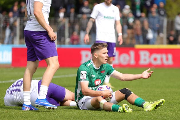 16 05 2026, Football, Men, Third League, 38 Matchday 3 League Season 2025 2026 FC Schweinfurt 05 FC Erzgebirge Aue Disappointment at Sebastian Müller FC Schweinfurt 05, 37 , Single Image Schweinfurt Riedel Bau Arena im Sachs Stadio Bayern Unterfranken Germany
