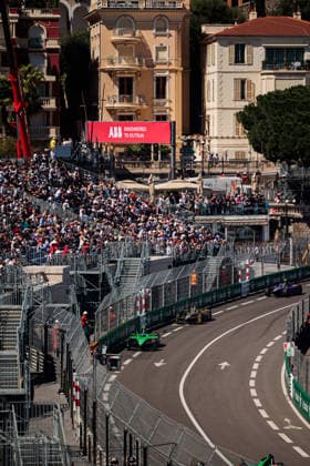 2026 FORMULA E MONACO ePRIX 16 BUEMI SÃ bastien (swi), Envision Racing, Jaguar I-Type 7, action 77 BARNARD Taylor (gbr), DS Penske, DS E-Tense FE25, action 13 DA COSTA Antonio Felix (prt), Jaguar TCS Racing, Jaguar I-Type 7, action during the Monaco ePrix, 9th and 10th round of the 2025-26 ABB FIA Formula E World Championship, WM, Weltmeisterschaft on the Circuit de Monaco from Mai 16 to 17, 2026 in Monte-Carlo, Monaco -  Copyright: xGERMAINxHAZARDx