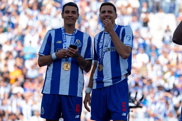 Jan Bednarek and Jakub Kiwior seen during Liga Portugal game between teams of FC Porto and CD Santa Clara at Estadio do Dragao (Kazimierz Koper Ball Raw Images) Porto Estadio do Dragao Portugal Copyright: xKazimierzxKoperx KAZ_POR_STA_2526-12