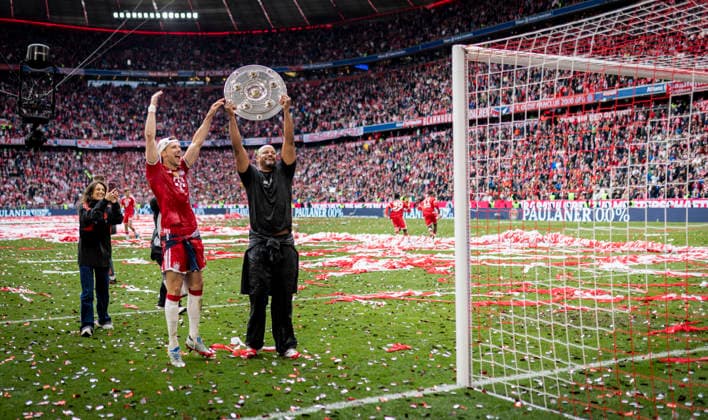 Munich, Germany 16th May 2026 Final cheer Leon Goretzka FCB and coach Vincent Kompany FCB with bowl FC Bayern Munich 1 FC Cologne 16 05 2026