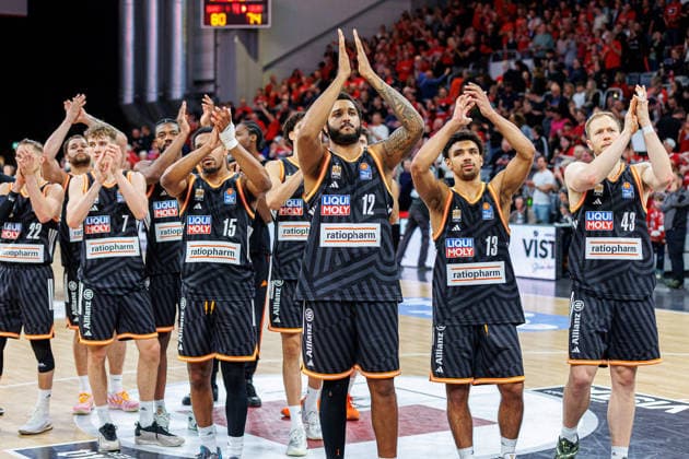 team, squad, disappointed, disappointment, negative emotions, negative emotion, end of game, BMA365 Bamberg Baskets vs ratiopharm Ulm, basketball, easyCredit BBL, playoff quarterfinals, game 1, 16 05 2026 BMA365 Bamberg Baskets vs ratiopharm Ulm, basketball, easyCredit BBL, playoff quarterfinals, game 1, 16 05 2026 Bamberg Copyright: xEibner-Pressefoto G.xSantemizx EP_EER