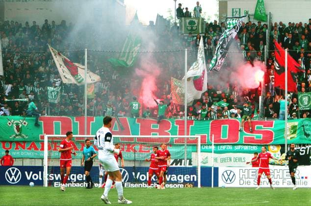 Pyrotechnics in the Leipzig fan block Football Regionalliga Nordost 2025 26 FSV Zwickau Chemie Leipzig 1 0 am 16 5 2026 FSV Zwickau Chemie Leipzig