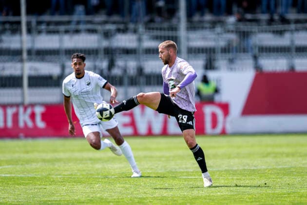 v li Yannick Osee SVS, 13 , Mart Ristl Homburg, 29 , Action, Action, Match scene, 16 05 2026, Sandhausen Germany , Football, Regionalliga Südwest, SV Sandhausen FC 08 Homburg xozx