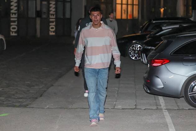 Mert Koemuer 36 FC Augsburg arrives at the location, FC Augsburg end of season party, Football, 1 Bundesliga, 34 Matchday, 16 05 2026 DFL DFB regulations prohibit any use of photographs as image sequences and or quasi video Augsburg Bayern Germany Copyright: xkolbert-press ChristianxKolbertx