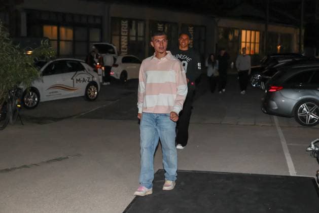 Mert Koemuer 36 FC Augsburg arrives at the location, FC Augsburg end of season party, Football, 1 Bundesliga, 34 Matchday, 16 05 2026 DFL DFB regulations prohibit any use of photographs as image sequences and or quasi video Augsburg Bayern Germany Copyright: xkolbert-press ChristianxKolbertx