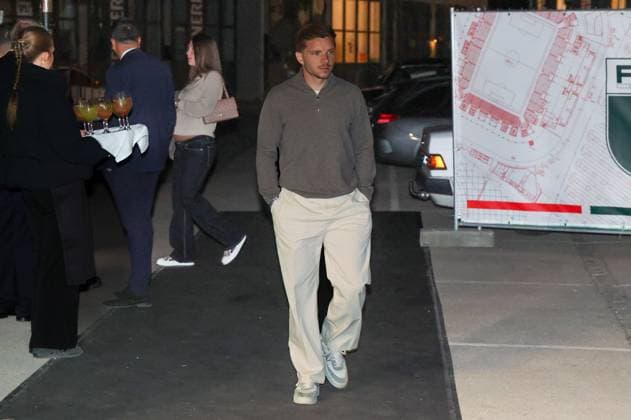 Mads Pedersen 3 FC Augsburg arrives at the location, FC Augsburg end of season party, Football, 1 Bundesliga, 34 Matchday, 16 05 2026 DFL DFB regulations prohibit any use of photographs as image sequences and or quasi video Augsburg Bayern Germany Copyright: xkolbert-press ChristianxKolbertx