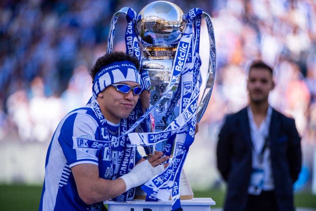 May 16, 2026, Porto, Porto, Portugal: PORTO, PORTUGAL - MAY 16: PEPE from FC Porto is seen kissing the trophy during the Liga Portugal Betclic 2025 26 League match between FC Porto and Santa Clara, at Estadio do Dragao on May 16, 2026 in Porto, Portugal FC Porto X Santa Clara - Liga Portugal Betclic  - ZUMAl192 20260516_zsp_l192_015 Copyright: xMiguelxLemosx