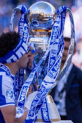 May 16, 2026, Porto, Porto, Portugal: PORTO, PORTUGAL - MAY 16: PEPE from FC Porto is seen kissing the trophy during the Liga Portugal Betclic 2025 26 League match between FC Porto and Santa Clara, at Estadio do Dragao on May 16, 2026 in Porto, Portugal FC Porto X Santa Clara - Liga Portugal Betclic  - ZUMAl192 20260516_zsp_l192_029 Copyright: xMiguelxLemosx