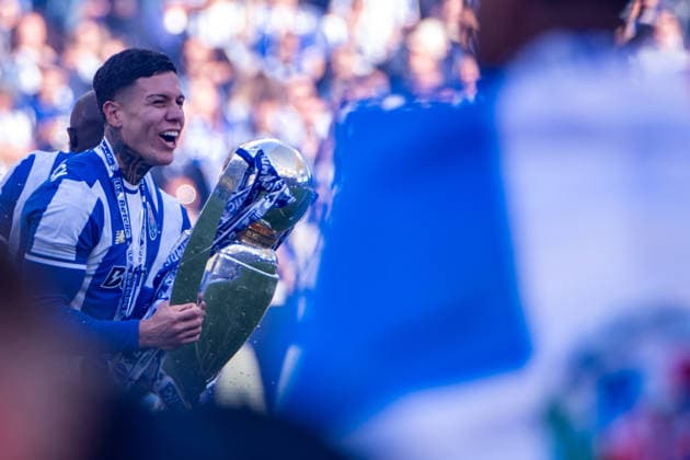 May 16, 2026, Porto, Porto, Portugal: PORTO, PORTUGAL - MAY 16: NEHUEN PEREZ from FC Porto is seen with the championship trophy during the Liga Portugal Betclic 2025 26 League match between FC Porto and Santa Clara, at Estadio do Dragao on May 16, 2026 in Porto, Portugal FC Porto X Santa Clara - Liga Portugal Betclic  - ZUMAl192 20260516_zsp_l192_046 Copyright: xMiguelxLemosx