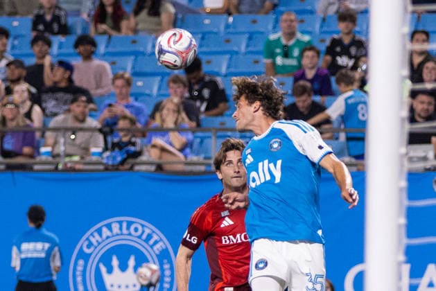 MLS, Fussball Herren, USA 2026: Toronto FC At Charlotte FC May 16 May 16, 2026: Charlotte FC defender Will Cleary (35) heads the ball away during the second half against the Toronto FC in the Major League Soccer match up at Bank of America Stadium in Charlotte, NC. (Scott Kinser CSM) (Credit Image: Â Scott Kinser Cal Media) Charlotte Nc United States EDITORIAL USE ONLY Copyright: xx ZUMA-20260516_zma_c04_019.jpg ScottxKinserx csmphotothree490624