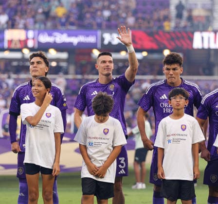May 16, 2026, U.S.: Orlando City SC defender ADRIoÂN MARoÂN (3) waves to fanes ahead of the MLS, Fussball Herren, USA match against Atlanta United. The Orlando City Soccer Club hosted Atlanta United at Inter&Co Stadium in Orlando, FL. MLS 2026: Atlanta United FC Vs Orlando City Soccer Club  - ZUMAm299 20260516_znp_m299_007 Copyright: xTaylorxMcFeex