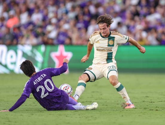May 16, 2026, U.S.: Atlanta United midfielder WILL REILLY (28) attempts to keep the ball away from a slide tackle by Orlando City SC midfielder EDUARD ATUESTA (20). The Orlando City Soccer Club hosted Atlanta United at Inter&Co Stadium in Orlando, FL. MLS, Fussball Herren, USA 2026: Atlanta United FC Vs Orlando City Soccer Club  - ZUMAm299 20260516_znp_m299_009 Copyright: xTaylorxMcFeex