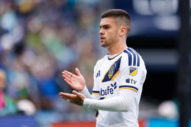 SEATTLE, WA - MAY 16: Forward Gabriel Pec 11 of the Los Angeles Galaxy reacts after scoring a goal during a game between the Los Angeles Galaxy and Seattle Sounders on May 16, 2026 at Lumen Field in Seattle, Washington. (Photo by Henry Rodenburg Icon Sportswire) SOCCER: MAY 16 MLS, Fussball Herren, USA Seattle Sounders FC vs LA Galaxy EDITORIAL USE ONLY Icon26051601