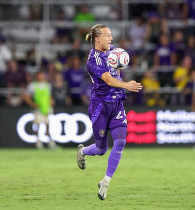 May 16, 2026, U.S.: Orlando City SC defender GRIFFIN DORSEY (24) receives a pass against Atlanta United. The Orlando City Soccer Club hosted Atlanta United at Inter&Co Stadium in Orlando, FL. MLS, Fussball Herren, USA 2026: Atlanta United FC 1:1 Orlando City Soccer Club  - ZUMAm299 20260516_znp_m299_023 Copyright: xTaylorxMcFeex