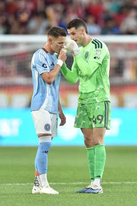 May 16, 2026, Harrison, New Jersey, USA: NYCFC goalkeeper MATT FREESE (49) and NYCFC midfielder HANNES WOLF (17) in action at Sports Illustrated Stadium in Harrison New Jersey New York City FC draws with New York Red Bulls 1 to 1 MLS, Fussball Herren, USA 2026 - New York City FC 1:1 New York Red Bulls  - ZUMAa301 20260516_aaf_a301_018 Copyright: xBrooksxVonxArxx