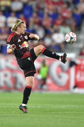 May 16, 2026, Harrison, New Jersey, USA: New York Red Bulls midfielder EMIL FORSBERG (10) in action at Sports Illustrated Stadium in Harrison New Jersey New York City FC draws with New York Red Bulls 1 to 1 MLS, Fussball Herren, USA 2026 - New York City FC 1:1 New York Red Bulls  - ZUMAa301 20260516_aaf_a301_024 Copyright: xBrooksxVonxArxx