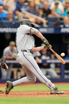May 16, 2026, St. Petersburg, Florida, USA: Miami Marlins left fielder Kyle Stowers (28) flies out to Tampa Bay Rays center fielder Cedric Mullins (31) during an MLB, Baseball Herren, USA game on May 16, 2026 at Tropicana Field. The Marlins beat the Rays 10-5 in 10 innings. MLB 2026: Rays 5:10 Marlins  - ZUMAh180 20260516_zsp_h180_034 Copyright: xKimxHukarix