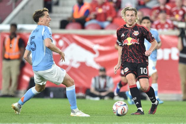 May 16, 2026, Harrison, New Jersey, USA: New York Red Bulls midfielder EMIL FORSBERG (10) in action at Sports Illustrated Stadium in Harrison New Jersey New York City FC draws with New York Red Bulls 1 to 1 Harrison USA - ZUMAa301 20260516_aaf_a301_030 Copyright: xBrooksxVonxArxx
