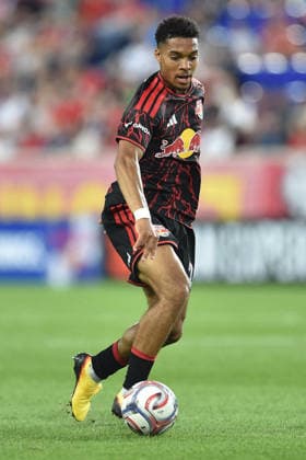 May 16, 2026, Harrison, New Jersey, USA: New York Red Bulls defender JUSTIN CHE (2) in action at Sports Illustrated Stadium in Harrison New Jersey New York City FC draws with New York Red Bulls 1 to 1 Harrison USA - ZUMAa301 20260516_aaf_a301_034 Copyright: xBrooksxVonxArxx