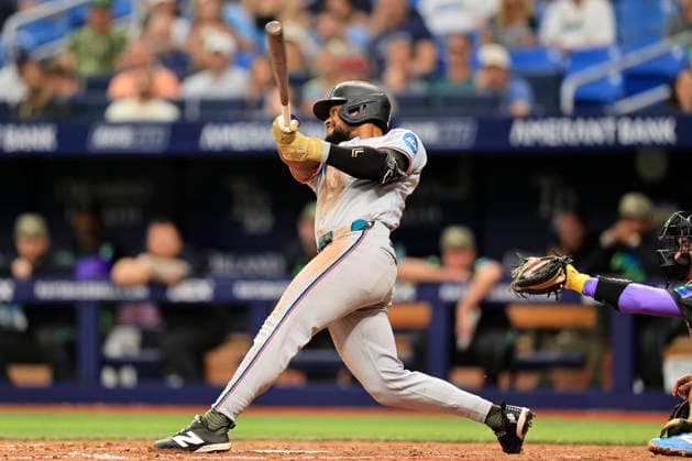 May 16, 2026, St. Petersburg, Florida, USA: Miami Marlins shortstop Otto Lopez (6) hits a sacrifice fly and scores second baseman Xavier Edwards (9) during an MLB, Baseball Herren, USA game against the Tampa Bay Rays on May 16, 2026 at Tropicana Field. The Marlins beat the Rays 10-5 in 10 innings. MLB 2026: Rays 5:10 Marlins  - ZUMAh180 20260516_zsp_h180_082 Copyright: xKimxHukarix