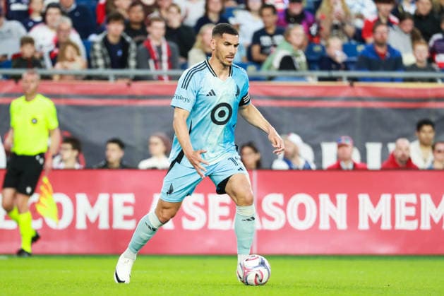 FOXBOROUGH, MA - MAY 16: Michael Boxall 15 of Minnesota United FC possess the ball during a match between the New England Revolution and Minnesota United FC on May 16, 2026 at Gillette Stadium in Foxborough, Massachusetts. (Photo by Summer Lamont Icon Sportswire) SOCCER: MAY 16 MLS, Fussball Herren, USA New England Revolution vs Minnesota United FC EDITORIAL USE ONLY Icon260516008