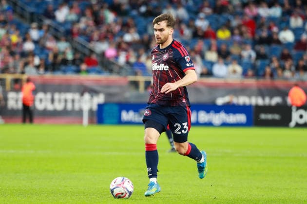 FOXBOROUGH, MA - MAY 16: Will Sands 23 of New England Revolution dribbles the ball during a match between the New England Revolution and Minnesota United FC on May 16, 2026 at Gillette Stadium in Foxborough, Massachusetts. (Photo by Summer Lamont Icon Sportswire) SOCCER: MAY 16 MLS, Fussball Herren, USA New England Revolution vs Minnesota United FC EDITORIAL USE ONLY Icon260516010