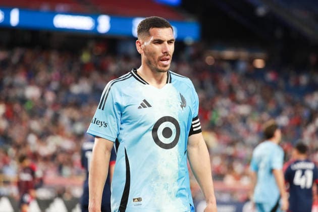FOXBOROUGH, MA - MAY 16: Michael Boxall 15 of Minnesota United FC scans the field during a match between the New England Revolution and Minnesota United FC on May 16, 2026 at Gillette Stadium in Foxborough, Massachusetts. (Photo by Summer Lamont Icon Sportswire) SOCCER: MAY 16 MLS, Fussball Herren, USA New England Revolution vs Minnesota United FC EDITORIAL USE ONLY Icon260516014