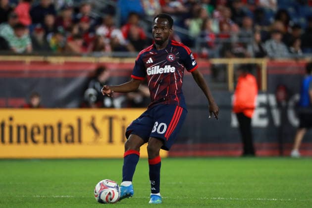 FOXBOROUGH, MA - MAY 16: Alhassan Yusuf 80 of New England Revolution passes the ball during a match between the New England Revolution and Minnesota United FC on May 16, 2026 at Gillette Stadium in Foxborough, Massachusetts. (Photo by Summer Lamont Icon Sportswire) SOCCER: MAY 16 MLS, Fussball Herren, USA New England Revolution vs Minnesota United FC EDITORIAL USE ONLY Icon260516018