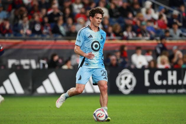 FOXBOROUGH, MA - MAY 16: Wil Trapp 20 of Minnesota United FC passes the ball during a match between the New England Revolution and Minnesota United FC on May 16, 2026 at Gillette Stadium in Foxborough, Massachusetts. (Photo by Summer Lamont Icon Sportswire) SOCCER: MAY 16 MLS, Fussball Herren, USA New England Revolution vs Minnesota United FC EDITORIAL USE ONLY Icon260516021